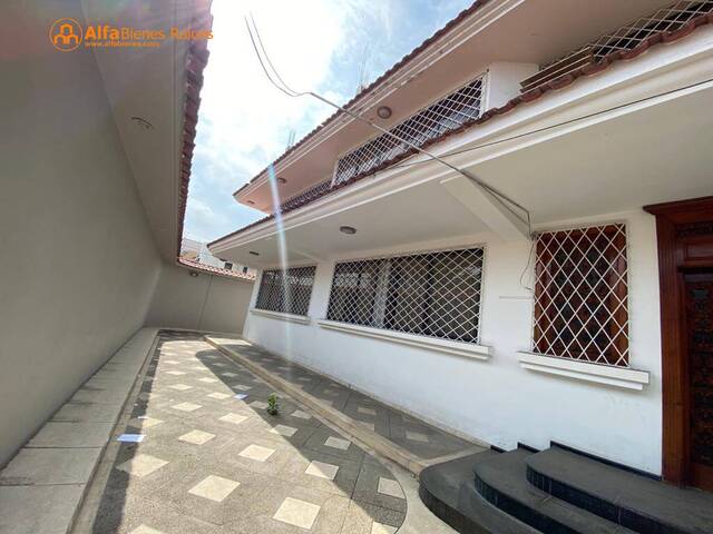 #4240 - Edificio para Alquiler en Guayaquil - G