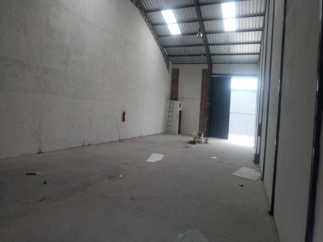 Alquiler bodega 230m2 Via a Daule Guayaquil Ecuador