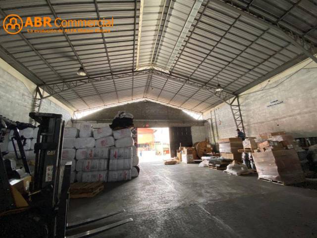 Alquiler bodega en complejo 1434m2 - Va a Daule DISPONIBLE