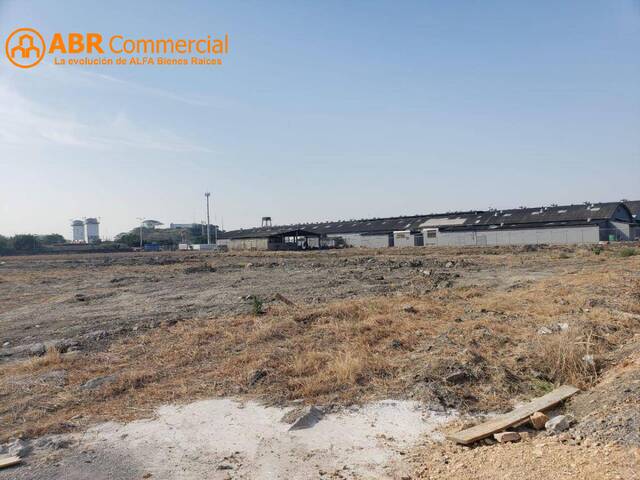 EN VENTA TERRENO ESQUINERO  DURÁN