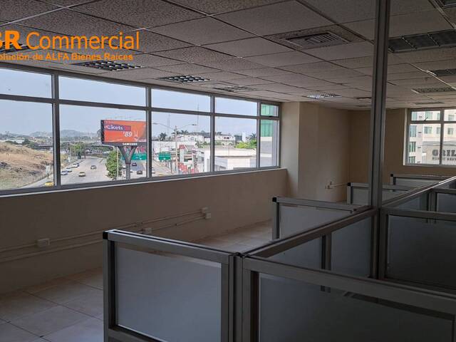 Alquiler oficina 136m2 - Ciudad del Sol Sector Mall del So