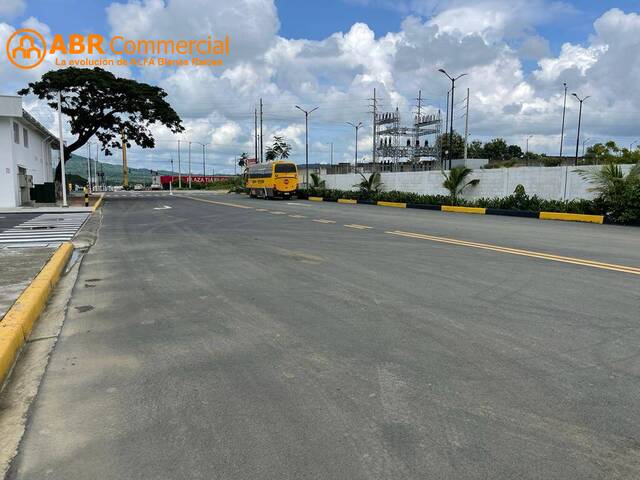 Terreno en venta 2124m² - Vía a Daule Km 20- Dentro de parqu