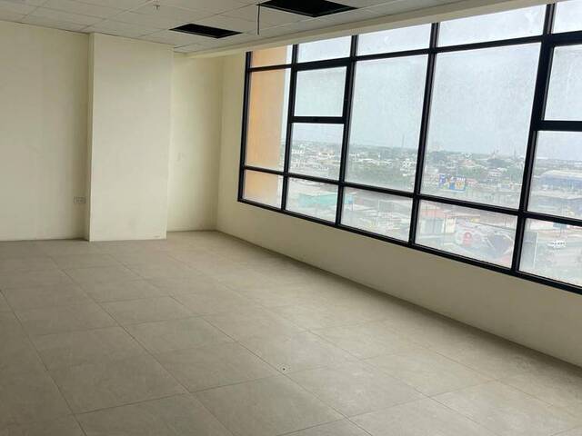 Venta/Alquiler Oficina 61.75m2- Edificio Moderno - Durán, Gu
