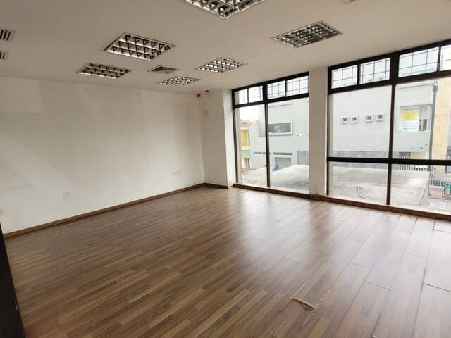 Alquiler local 250m2-Edificio Comercial Av 9 de Octubre- C