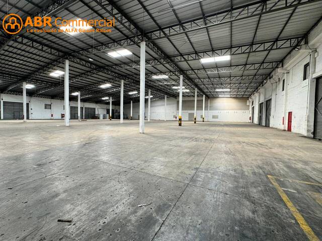 Bodega en alquiler 3000m²-Dentro de Parque Industrial Vía D