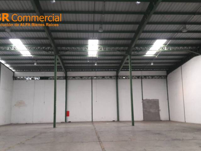 En alquiler Ofibodega 910m² -Dentro de Parque Industrial - V