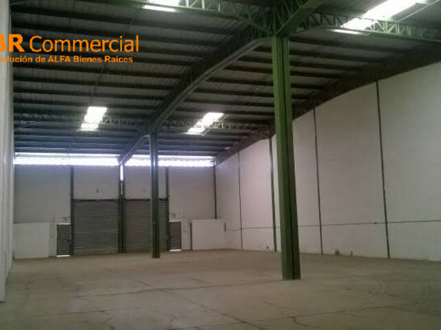 En alquiler Ofibodega 910m² -Dentro de Parque Industrial - V
