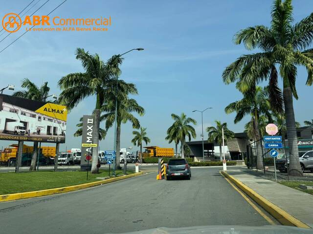Venta en Vía Samborondón - Samborondón