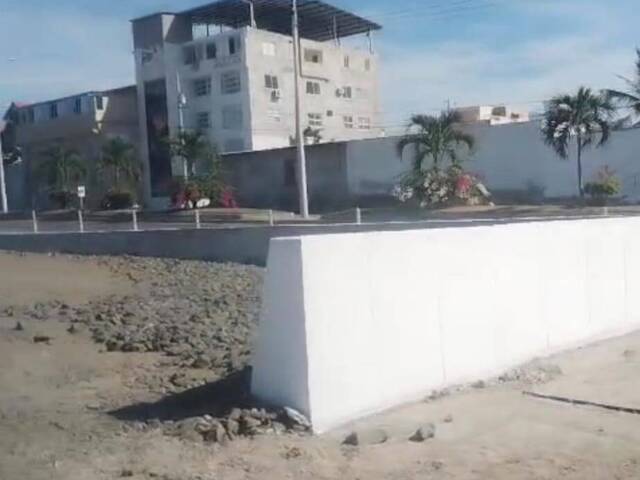 #6532 - Terreno para Venta en Manta - M - 3
